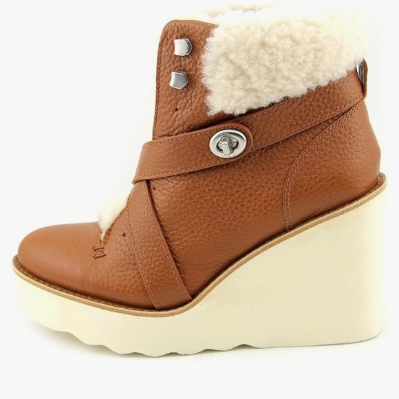 Coach Shoes - 🔥 Coach Kenna Pebble Leather Ankle Bootie w/Shearling Detail in Size 10. NWT 🔥